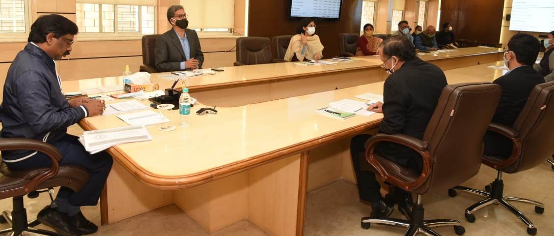 मुख्यमंत्री श्री हेमन्त सोरेन ने योजना-सह-वित्त विभाग की समीक्षा बैठक की अध्यक्षता की