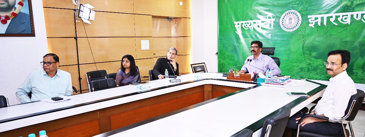 132/33 के०वी० ग्रिड सब-स्टेशन जरमुंडी एवं 132 के०वी० द्विपथ लिलो संचरण लाइन के उद्घाटन समारोह में सम्मिलित हुए मुख्यमंत्री श्री हेमन्त सोरेन।