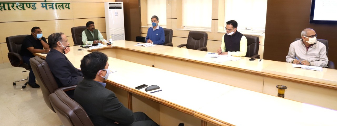 मुख्यमंत्री श्री हेमन्त सोरेन ने  स्वास्थ्य, चिकित्सा शिक्षा एवं परिवार कल्याण विभाग के कार्य प्रगति की समीक्षा की