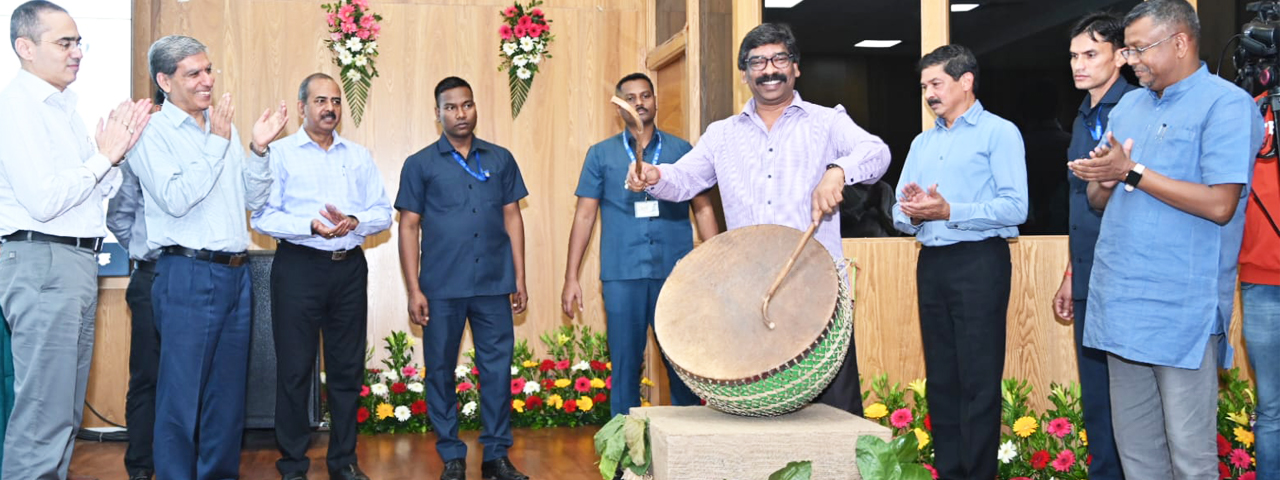 मुख्यमंत्री श्री हेमन्त सोरेन आज 'अबुआ बीर अबुआ दिशोम अभियान' के शुभारम्भ कार्यक्रम में सम्मिलित हुए।