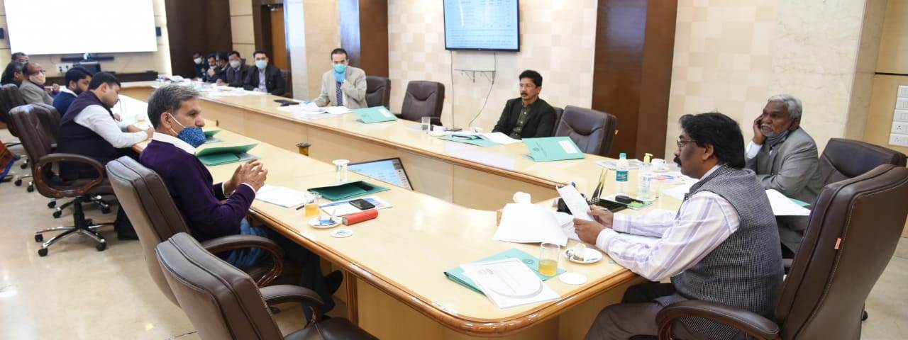 मुख्यमंत्री श्री हेमन्त सोरेन ने झारखंड मंत्रालय में अनुसूचित जनजाति, अनुसूचित जाति, अल्पसंख्यक एवं पिछड़ा वर्ग कल्याण विभाग की समीक्षा बैठक की