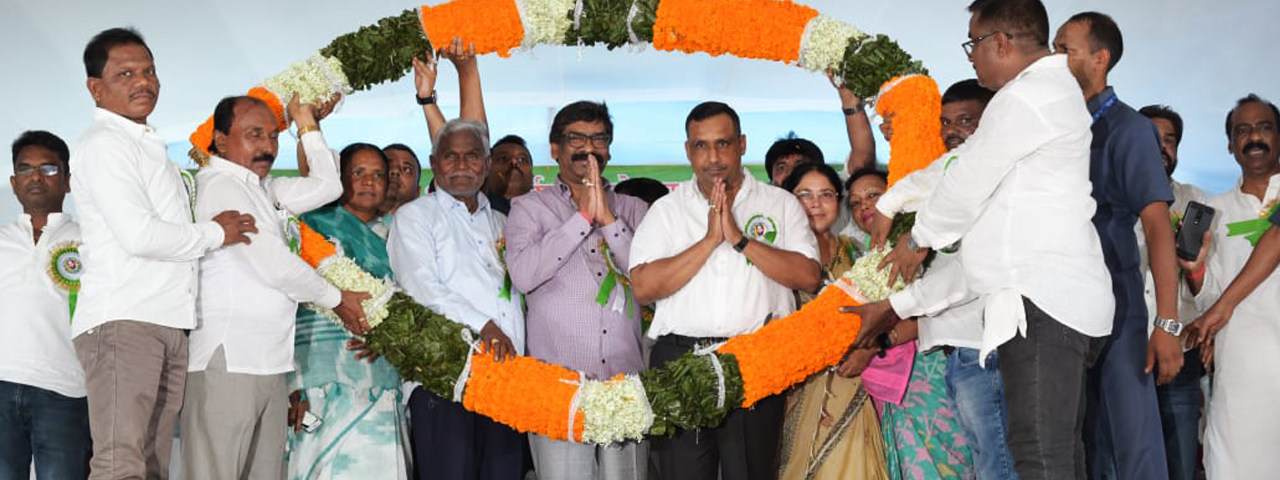 मुख्यमंत्री श्री हेमन्त सोरेन  शहीद निर्मल महतो के 36 वें शहादत दिवस पर आयोजित कार्यक्रम में हुए शामिल |