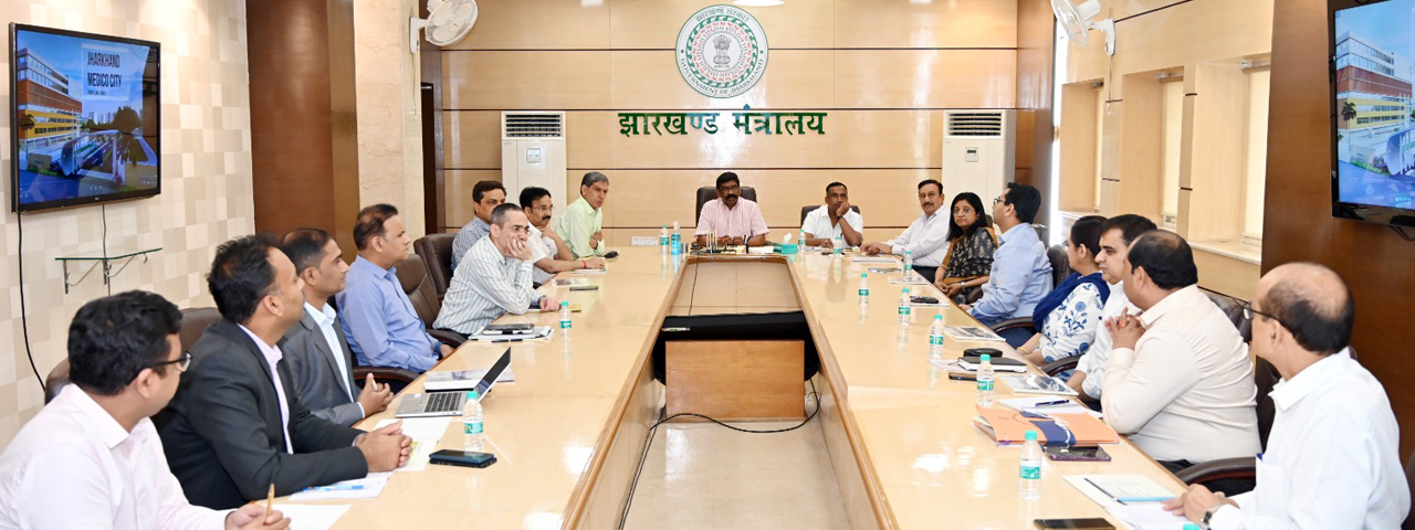 मुख्यमंत्री श्री हेमन्त सोरेन ने झारखंड मेडिको सिटी, रांची की स्थापना को लेकर अधिकारियों के साथ की उच्च स्तरीय बैठक |