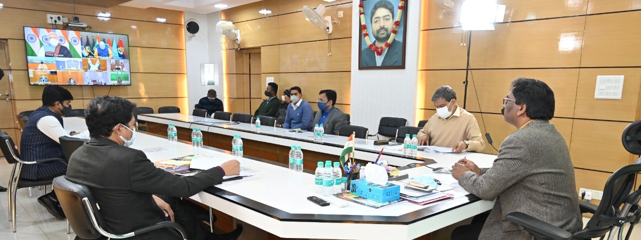प्रधानमंत्री श्री नरेंद्र मोदी ने देश में कोरोना के बढ़ते मामलों को वीडियो कॉन्फ्रेंसिंग के माध्यम से  विभिन्न राज्यों के मुख्यमंत्री के साथ की समीक्षा बैठक, मुख्यमंत्री श्री हेमन्त सोरेन शामिल हुए 