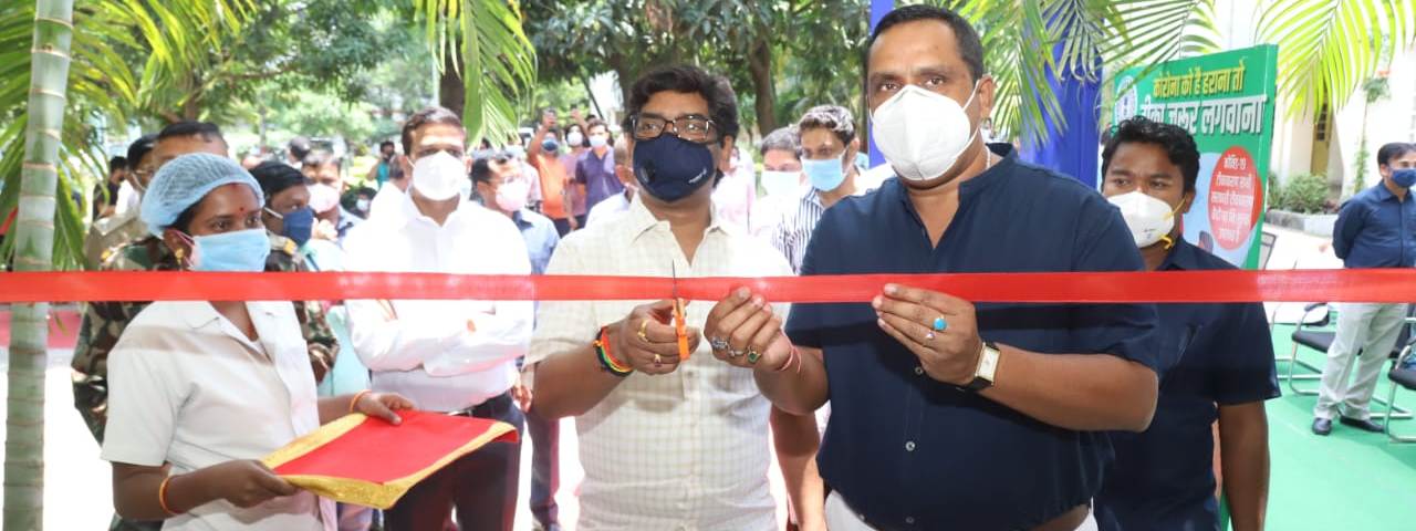 मुख्यमंत्री श्री हेमन्त सोरेन ने श्री कृष्ण लोक प्रशासन संस्थान स्थित टीका केंद्र में 18 साल से ज्यादा आय़ु वर्ग के लाभार्थियों के लिए निःशुल्क टीकाकरण कार्यक्रम का किया शुभारंभ 