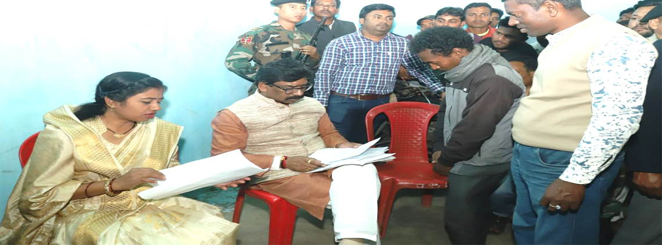 अपने पैतृक गांव नेमरा पहुंचे मुख्यमंत्री, राज्य के हर गांव के विकास का किया वादा