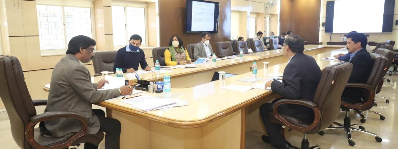 मुख्यमंत्री श्री हेमन्त सोरेन ने राजस्व, निबंधन एवं भूमि सुधार विभाग के कार्यों की समीक्षा की