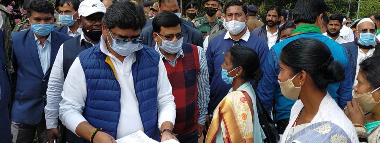 मुख्यमंत्री श्री हेमंत सोरेन का नेतरहाट में जनता दरबार, ग्रामीणों की सुनी समस्याएं और समाधान का दिया भरोसा