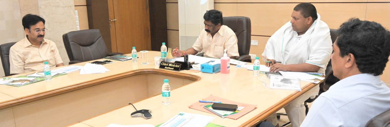 मुख्यमंत्री श्री हेमन्त सोरेन ने कृषि, पशुपालन एवं सहकारिता विभाग  की योजनाओं तथा कार्यों की समीक्षा की,  दिए कई निर्देश 