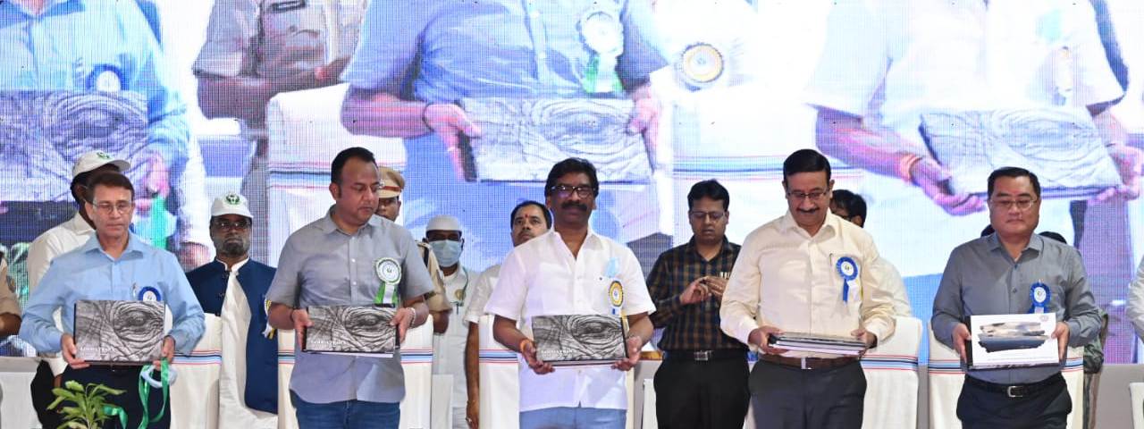 73वें वन महोत्सव-2022 कार्यक्रम में बतौर मुख्य अतिथि सम्मिलित हुए मुख्यमंत्री श्री हेमन्त सोरेन।