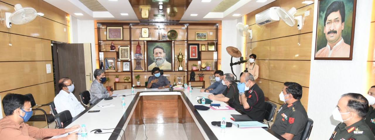 कोरोना संक्रमित मरीजों के बेहतर इलाज के लिए मिलिट्री हॉस्पिटल नामकुम में 50 कोविड बेड की तैयारी कर ली गई है।