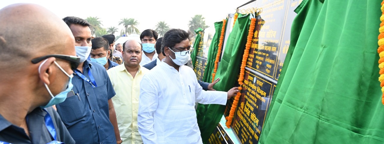 मुख्यमंत्री ने किया गोड्डा जिले में विभिन्न योजनाओं का शिलान्यास एवं उद्घाटन