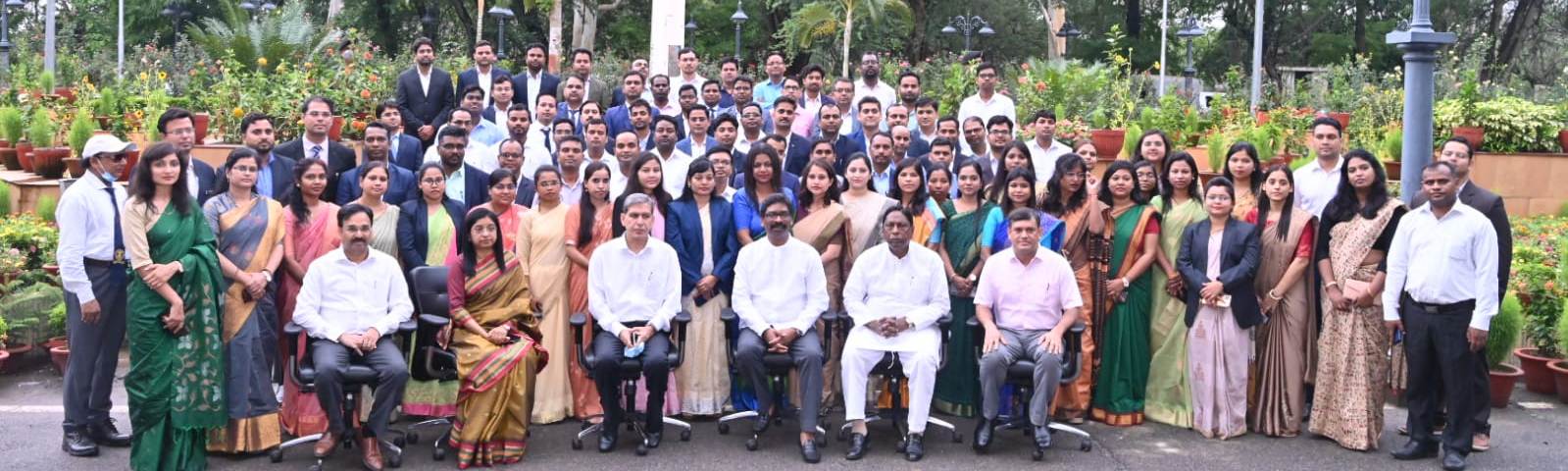 कार्मिक, प्रशासनिक सुधार तथा राजभाषा विभाग द्वारा आयोजित प्रशासनिक क्षमता विकास पर संगोष्ठी कार्यक्रम में सम्मिलित हुए मुख्यमंत्री श्री हेमन्त सोरेन।