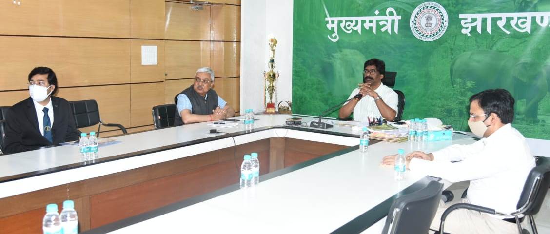 "प्रोजेक्ट शिशु" के अंतर्गत कोविड-19 महामारी के दौरान अनाथ हुए बच्चों के पुनर्वास हेतु झालसा द्वारा आयोजित वर्चुअल कार्यक्रम में बतौर मुख्य अतिथि सम्मिलित हुए मुख्यमंत्री श्री हेमन्त सोरेन।