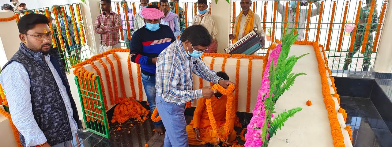 मुख्यमंत्री श्री हेमन्त सोरेन ने शहीद सोबरन सोरेन को 64 वे शहादत दिवस पर  किया नमन, लुकैयाटांड स्थित शहीद स्थल पर माल्यार्पण कर श्रद्धांजलि दी