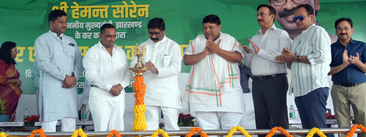 मुख्यमंत्री श्री हेमन्त सोरेन ने झारखंड की जनता के लिए पहली बार एयर एंबुलेंस सेवा का शुभारंभ किया।