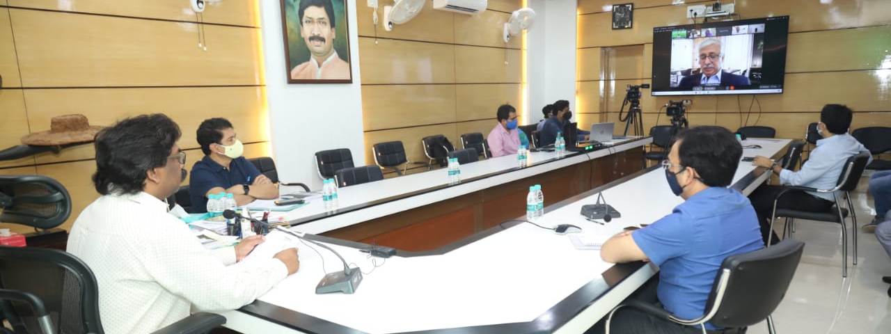 मुख्यमंत्री श्री हेमन्त सोरेन ने झारखण्ड सीआईआई द्वारा आयोजित चौथे ट्राइबल डेवलपमेंट मीट में "उद्योग में आदिवासियों की भूमिका" विषय पर वर्चुअल प्लेटफॉर्म से संबोधित किया