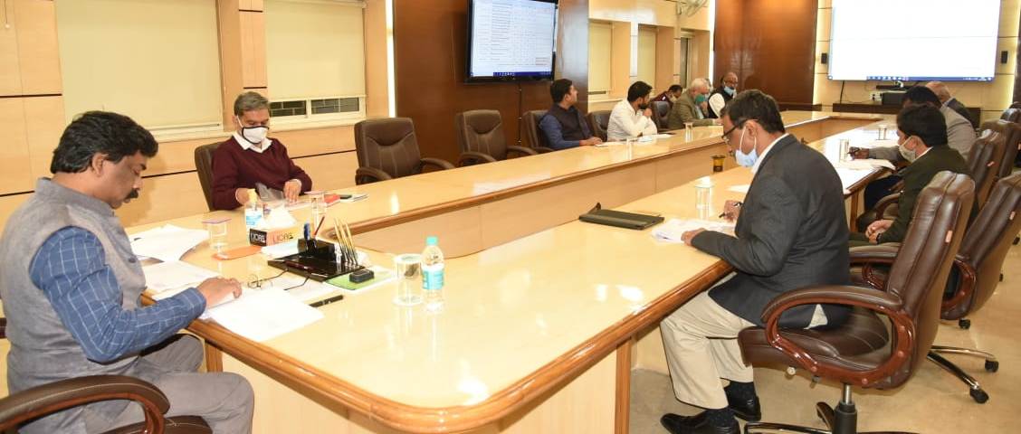 मुख्यमंत्री श्री हेमन्त सोरेन ने स्कूली शिक्षा एवं साक्षरता विभाग की समीक्षा की