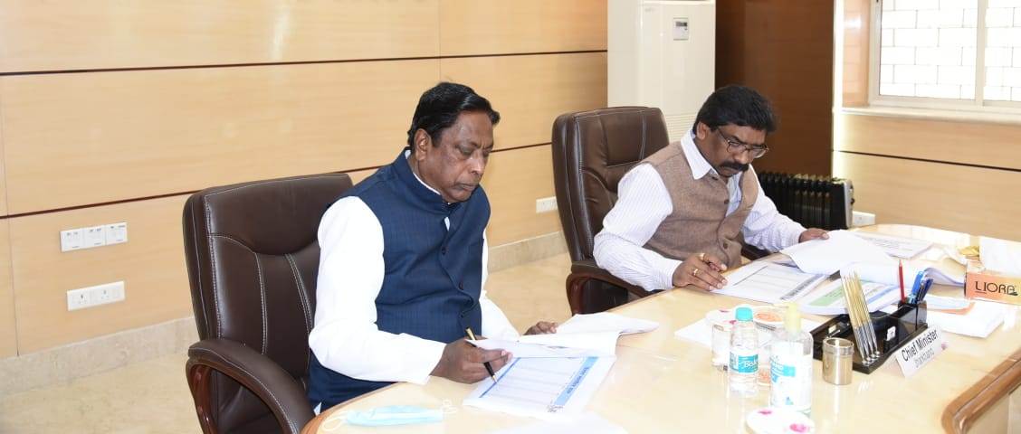 मुख्यमंत्री श्री हेमन्त सोरेन ने ग्रामीण विकास विभाग की समीक्षा बैठक की, योजनाओं के संचालन को लेकर दिए कई अहम निर्देश 