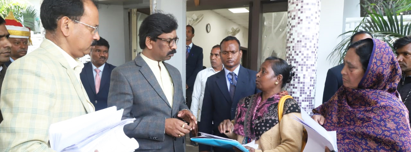 मुख्यमंत्री ने दिया वृद्धावस्था, विधवा और दिव्यांग पेंशन की शिकायतों का प्राथमिकता के आधार पर सुलझाने का निर्देश