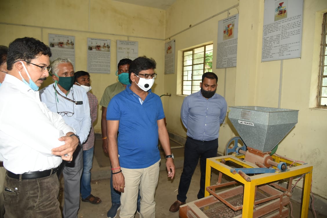 झारखंड के मजदूरों और किसानों को रोजगार के लिए दूसरे  राज्यों का रुख नहीं करना पड़ेगा __ मुख्यमंत्री