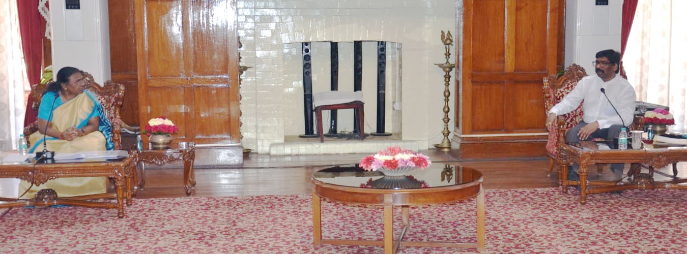 माननीया राज्यपाल ने  की कोरोना वायरस के संक्रमण की रोकथाम और हालात से निपटने की तैयारियों की समीक्षा