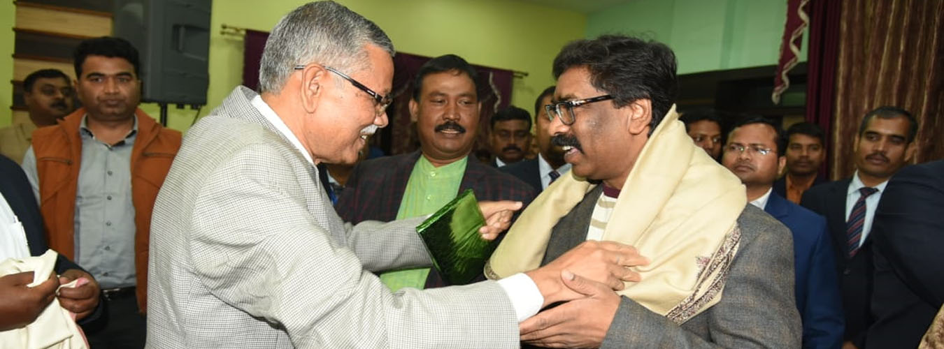 आदिवासी बुद्धिजीवी मंच ने किया मुख्यमंत्री श्री हेमन्त सोरेन का अभिनंदन 