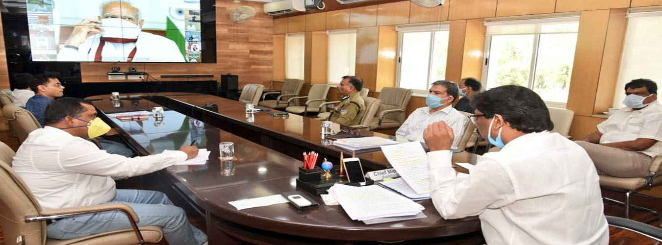 मुख्यमंत्री ने प्रधानमंत्री को राज्य के ताजा हालात से कराया अवगत,  मांगा आर्थिक सहयोग, मनरेगा की मजदूरी बढ़ाने का भी किया आग्रह