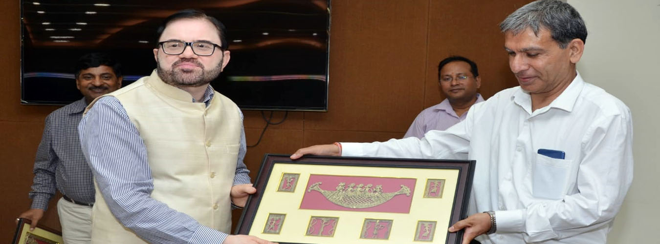 मुख्य सचिव डॉ डी के तिवारी हुए सेवानिवृत, अधिकारियों ने दी भावभीनी विदाई