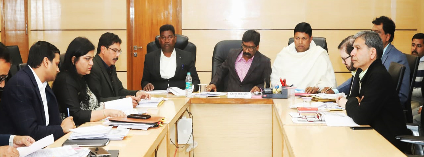 मुख्यमंत्री ने  की विभागों की समीक्षा बैठक, विकास कार्यों में तेजी लाने के दिए निर्देश