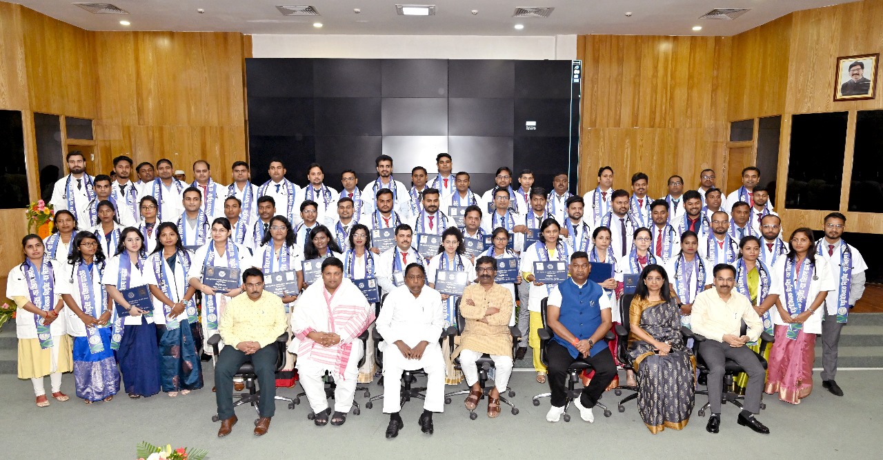 Chief Minister Shri Hemant Soren handed over appointment letters to newly appointed 66 veterinarians