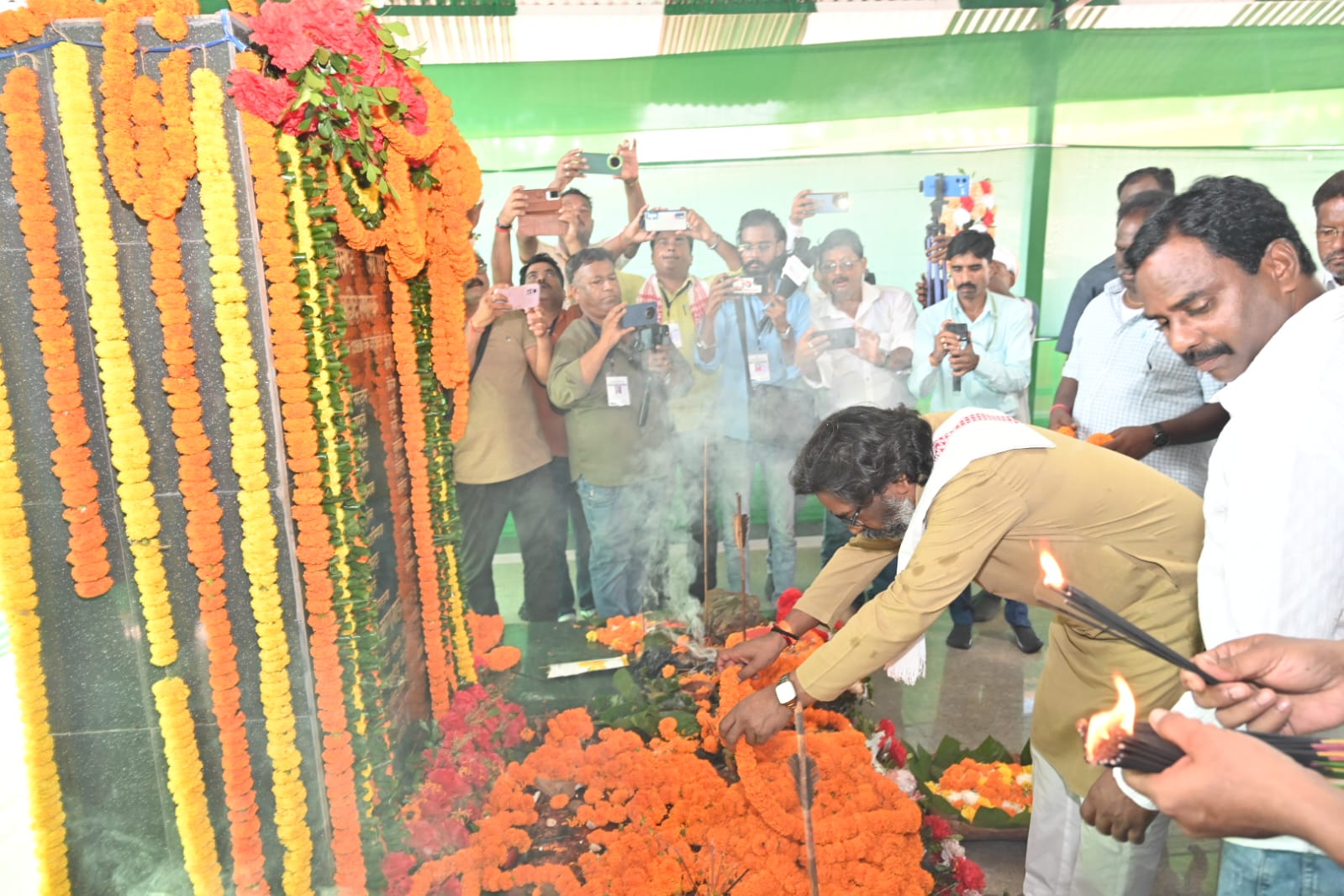 Tribute to the martyrs of Gua firing and inauguration of foundation stone of projects.