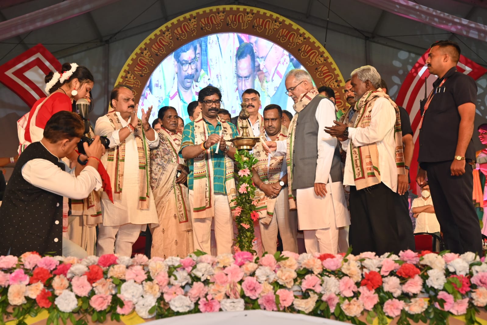 Colorful conclusion of the two day Jharkhand Tribal Festival 2022