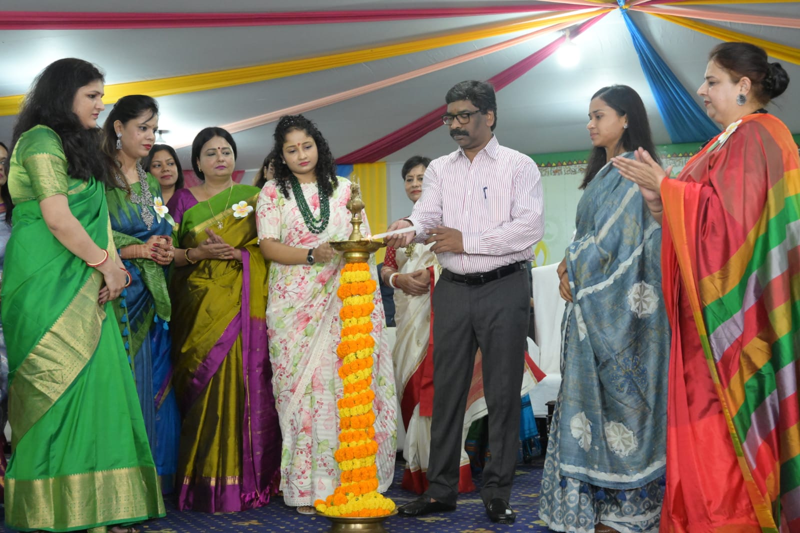 Chief Minister Shri Hemant Soren inaugurated the Diwali fair of Jessova with his wife Smt. Kalpana Soren.