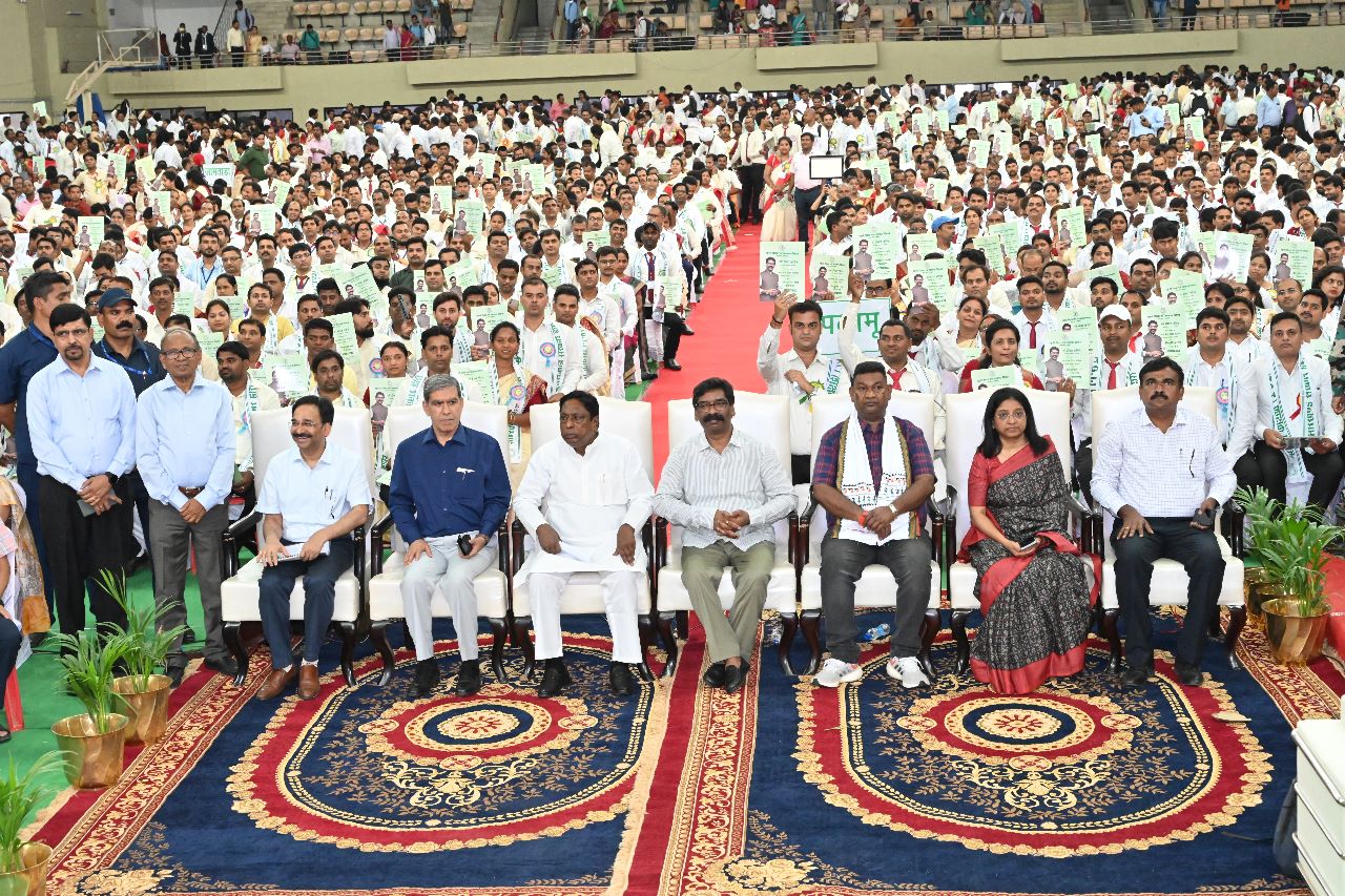 Chief Minister Mr. Hemant Soren handed over appointment letters to newly appointed graduate teachers
