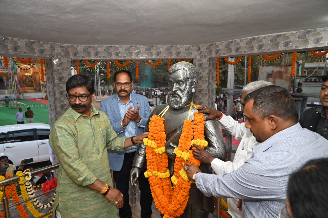 Chief Minister Mr. Hemant Soren reached Seraikela Kharsawan under district tour program