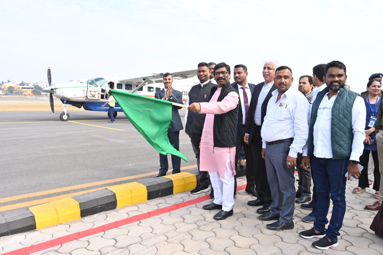 Chief Minister Shri Hemant Soren inaugurated the Jamshedpur to Kolkata flight service from Sonari Airport.