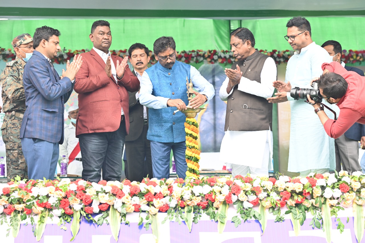 Various Schemes Foundation stone laying, Assest Distribution and Universal Pension Scheme Launched (Ulihatu, Khunti)