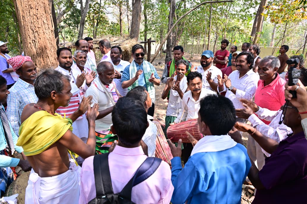 Chief Minister Shri Hemant Soren participated in the 'Baha Festival' organized in his ancestral village Nemra