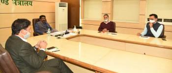 रांची के ईटकी में स्थित टीबी सेनेटोरियम की जमीन पर पीपीपी मोड पर विकसित किए जाने  वाले मेडिको सिटी को लेकर मुख्यमंत्री श्री हेमन्त सोरेन ने स्वास्थ्य विभाग के अधिकारियों के साथ की बैठक, देखा प्रेजेंटेशन 
